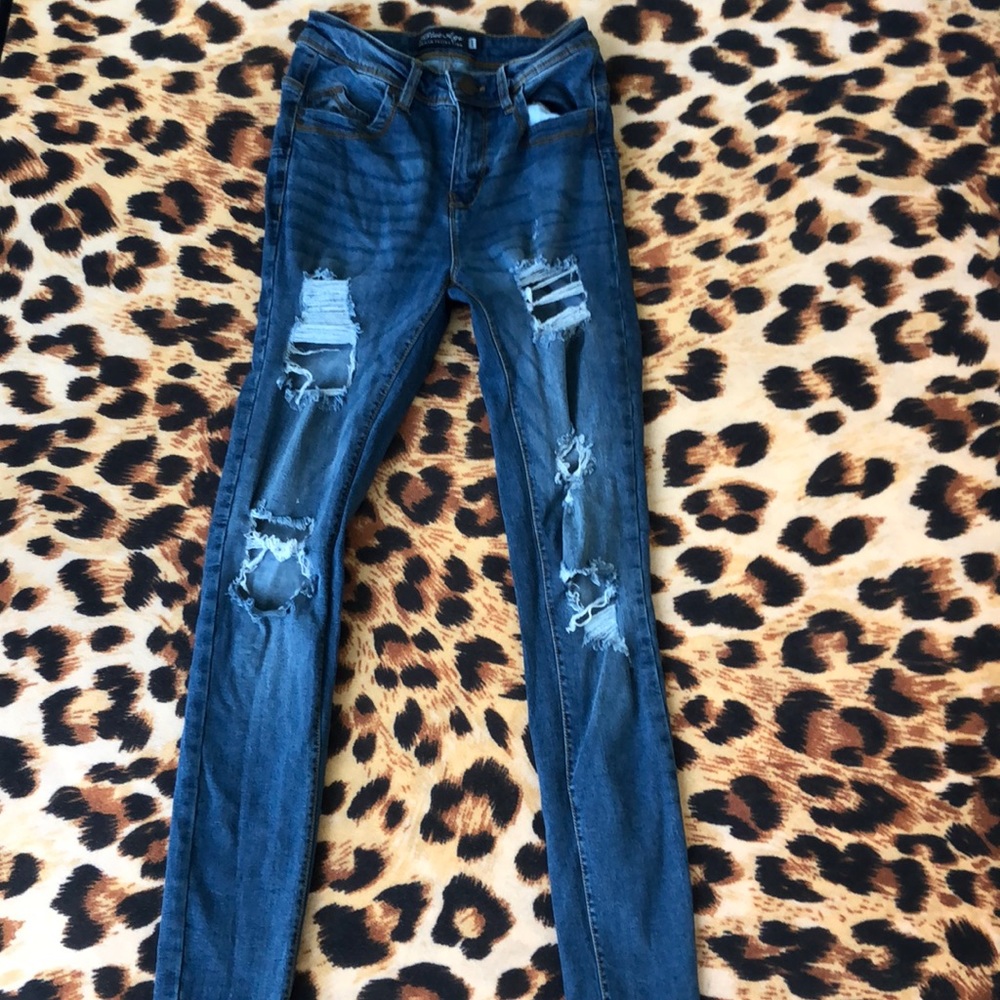 ripped skinny jeans